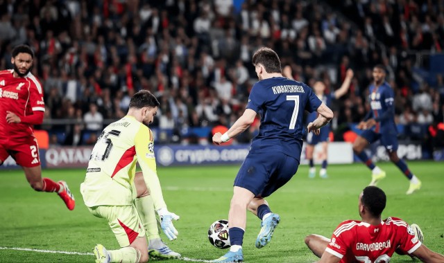 开云入口-巴黎2-0利物浦全场数据：射门18-3，射正6-0，绝佳机会4-0